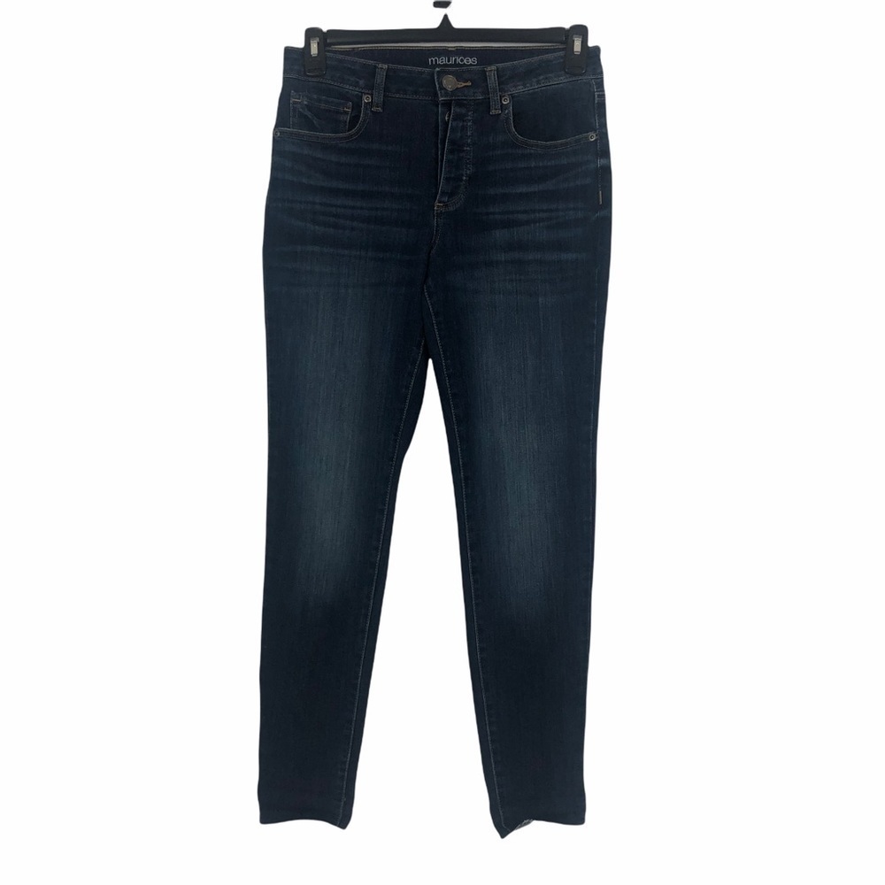 MAURICES Women’s Blue Jeans Sz 6 Button Fly Distressed Frayed Hem Pockets